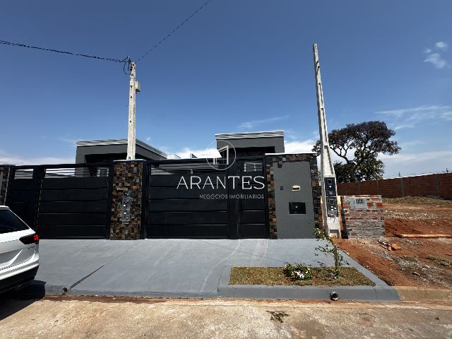 CASA AMPLA NO BAIRRO SANTA HELENA C\SUITE 