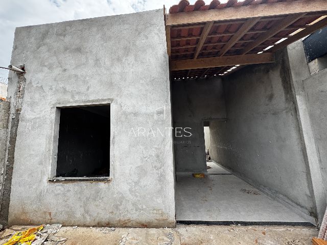 CASA A VENDA NO BOSQUE DAS ARARA 2 QUARTOS