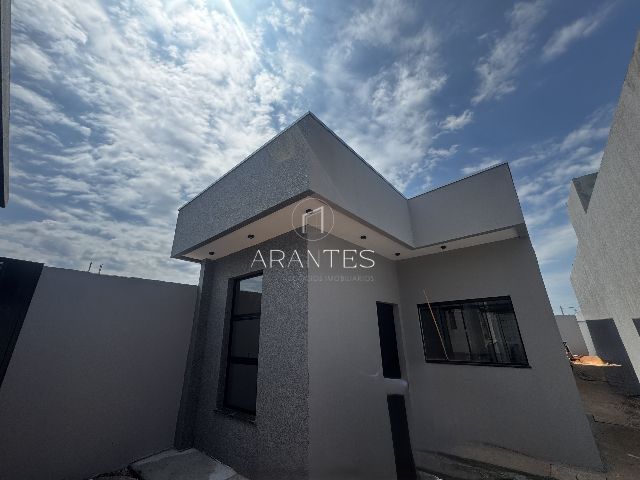 CASA COM 2 QUARTOS C\SUITE NO BAIRRO BOSQUE DAS ARARAS