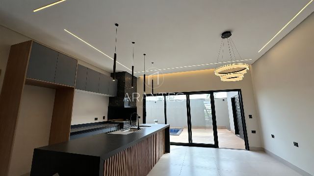 VENDE -SE CASA DE ALTO PADRÃO LÁ PALOMA