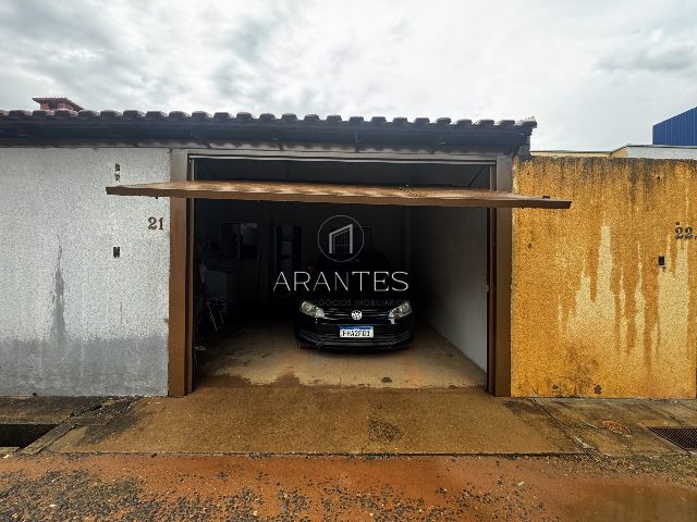 CASA NO JAMEL VILLE DOIS QUARTOS COM GARAGEM COBERTA