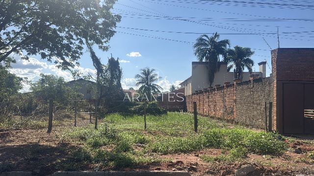 TERRENO AMPLO NO JARDIM ALVORADA
