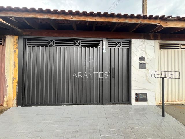 CASA DE 3 QUARTOS PRA LOCAÇÃO NO BAIRRO SANTA  LUZIA