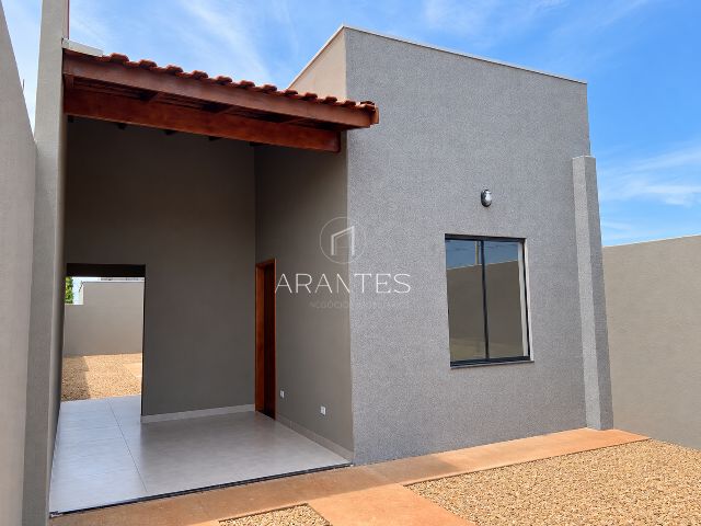 CASA À VENDA - BOSQUE DAS ARARAS.